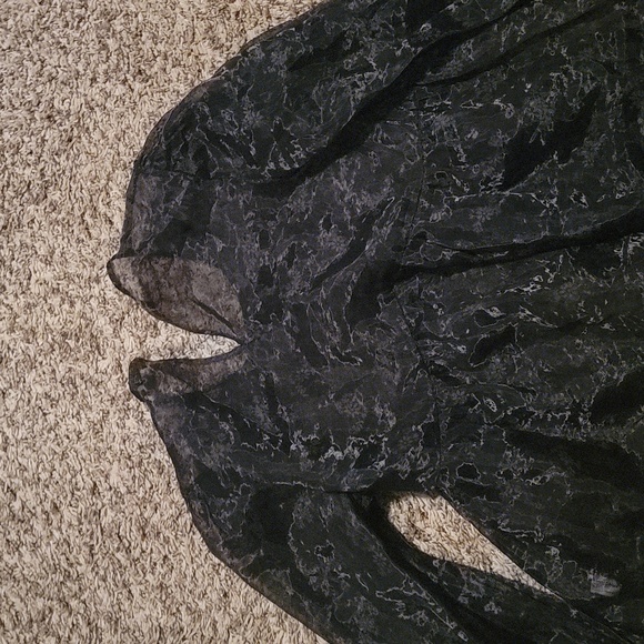 Forever 21 Top - Picture 2 of 3